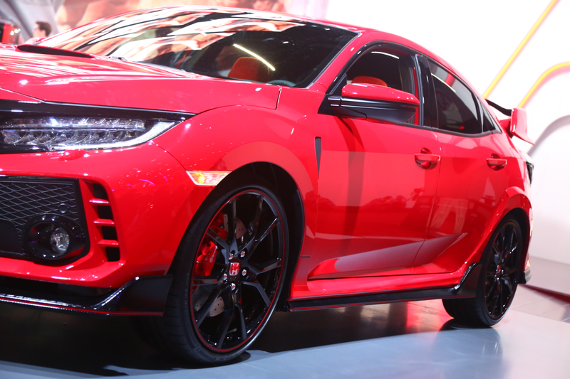 Illustration for article titled The 2018 Honda Civic Type R Is Ridiculous In All The Right Ways